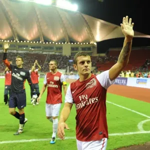 Jack Wilshere Bids Farewell: Arsenal's Star Midfielder Waves to Fans in Hangzhou, China (Hangzhou Greentown vs Arsenal) Jack Wilshere Bids Farewell: Arsenal's Star Midfielder Waves to Fans in Hangzhou, China (Hangzhou Greentown vs Arsenal)