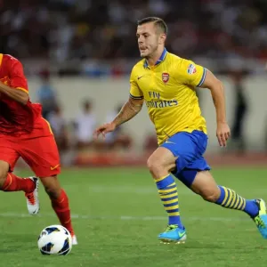 Jack Wilshere Overpowers Pham Nguyen Sa: Vietnam vs Arsenal, 2013 Jack Wilshere Overpowers Pham Nguyen Sa: Vietnam vs Arsenal, 2013