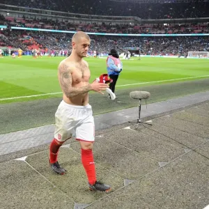 Jack Wilshere's Heartfelt Gesture: Throwing His Shirt to a Fan Amidst Manchester City's Carabao Cup Victory Jack Wilshere's Heartfelt Gesture: Throwing His Shirt to a Fan Amidst Manchester City's Carabao Cup Victory