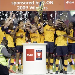 Jay Thomas Lifts the FA Youth Cup: Arsenal's Glorious 2-1 Leg Victory over Liverpool Jay Thomas Lifts the FA Youth Cup: Arsenal's Glorious 2-1 Leg Victory over Liverpool