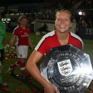 Jayne Ludlow (Arsenal) with the Community Shield Jayne Ludlow (Arsenal) with the Community Shield