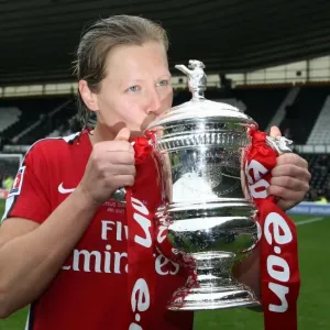 Jayne Ludlow (Arsenal) with the FA Cup Trophy