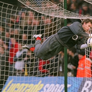 Jens Lehmann (Arsenal) warms up before the match. Fulham 0: 4 Arsenal