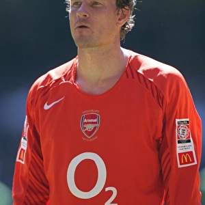 Jens Lehmann: Arsenal's Defiant Goalkeeper in FA Community Shield Defeat to Chelsea, 2005