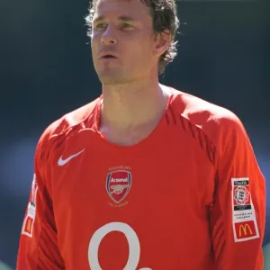 Jens Lehmann: Arsenal's Defiant Goalkeeper in FA Community Shield Defeat to Chelsea, 2005 Jens Lehmann: Arsenal's Defiant Goalkeeper in FA Community Shield Defeat to Chelsea, 2005