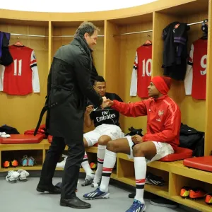 Jens Lehmann (ex Arsenal) shakes hands with Chuba Akpom (Arsenal) before the match