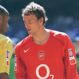 Jens Lehmann and Thierry Henry (Arsenal). Arsenal 1: 2 Chelsea