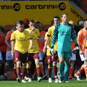 Jens Lehmann's Triumph: Arsenal Crushes Blackpool 3-1 in the Premier League