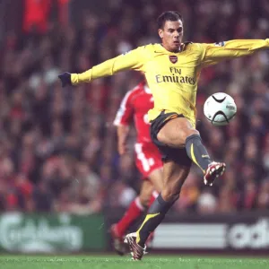 Jermie Aliadiere races through to score Arsenals 1st goal