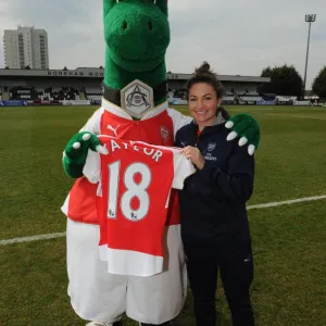 Jodie Taylor (Arsenal Ladies) with Gunner. Arsenal Ladies 2: 2 Notts County Ladies