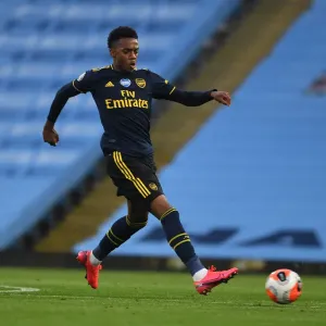 Joe Willock in Action: A Fighting Spirit at Etihad Stadium - Manchester City vs. Arsenal, Premier League 2019-2020 Joe Willock in Action: A Fighting Spirit at Etihad Stadium - Manchester City vs. Arsenal, Premier League 2019-2020