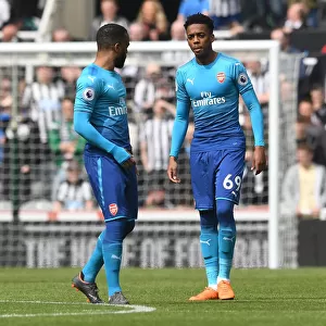 Joe Willock and Alexandre Lacazette (Arsenal) before the match. Newcastle United 2