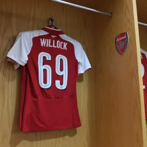 Joe Willock (Arsenal) shirt. Arsenal 1: 0 Doncaster Joe Willock (Arsenal) shirt. Arsenal 1: 0 Doncaster