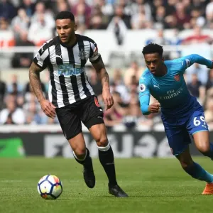 Joe Willock vs Jamaal Lascelles: Intense Battle in Newcastle United vs Arsenal Premier League Clash