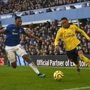 Joe Willock vs Yerry Mina: Intense Battle at Goodison Park - Everton vs Arsenal, Premier League 2019-20