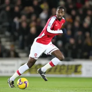 Johan Djourou in Action: Arsenal's Dominant Performance against Hull City (17/1/2009)