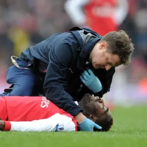 Johan Djourou (Arsenal) and Physio Colin Lewin. Arsenal 0: 0 Sunderland