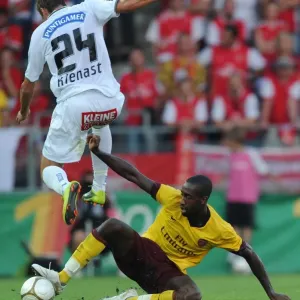 Johan Djourou (Arsenal) Roman Kienast (Sturm Graz). Sturm Graz 0: 4 Arsenal Johan Djourou (Arsenal) Roman Kienast (Sturm Graz). Sturm Graz 0: 4 Arsenal