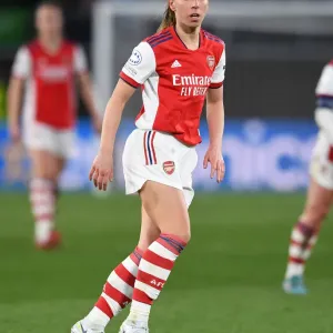 Jordan Nobbs Battles for Arsenal's Champions League Victory: Arsenal Women vs. VfL Wolfsburg Showdown
