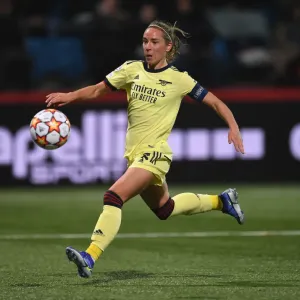 Jordan Nobbs Fights for Arsenal's UEFA Women's Champions League Victory: HB Koge vs. Arsenal Women