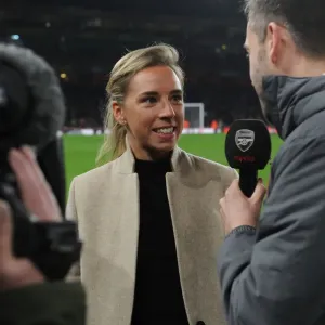 Jordan Nobbs at Half-Time: Arsenal Women's Battle against AC Milan in UEFA Europa League