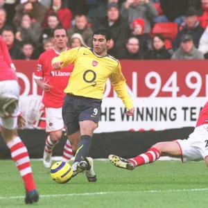 Jose Reyes (Arsenal) Luke Young (Charlton). Charlton Athletic 0: 1 Arsenal Jose Reyes (Arsenal) Luke Young (Charlton). Charlton Athletic 0: 1 Arsenal
