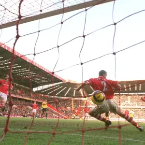 Jose Reyes scores Arsenals goal past Luke Young (Charlton) Jose Reyes scores Arsenals goal past Luke Young (Charlton)