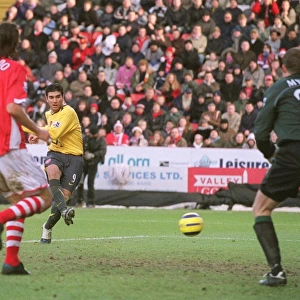 Jose Reyes scores Arsenals goal past Thomas Myhre (Charlton)