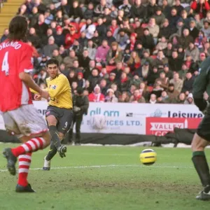 Jose Reyes scores Arsenals goal past Thomas Myhre (Charlton) Jose Reyes scores Arsenals goal past Thomas Myhre (Charlton)
