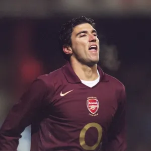 Jose Reyes Thrilling Goal: Arsenal Crushes Reading 3-0 in Carling League Cup Jose Reyes Thrilling Goal: Arsenal Crushes Reading 3-0 in Carling League Cup