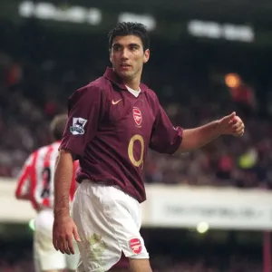 Jose Reyes Triumph: Arsenal's 3-1 Victory Over Sunderland in the FA Premier League (2005) Jose Reyes Triumph: Arsenal's 3-1 Victory Over Sunderland in the FA Premier League (2005)