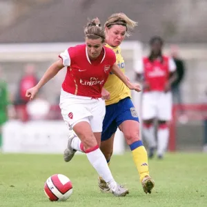 Julie Fleeting (Arsenal) Catherine Pske-Sorensen (Brondby)