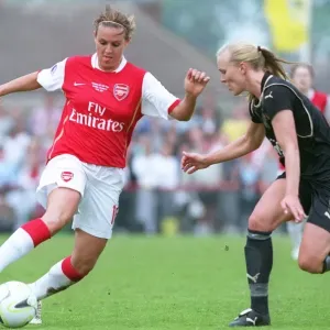 Julie Fleeting (Arsenal) Johanna Frisk (Umea) Julie Fleeting (Arsenal) Johanna Frisk (Umea)