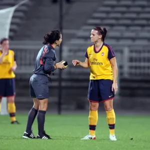 Julie Fleeting (Arsenal) with the referee