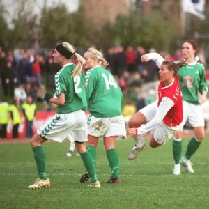 Julie Fleeting scores her 1st goal Arsenals 4th Julie Fleeting scores her 1st goal Arsenals 4th