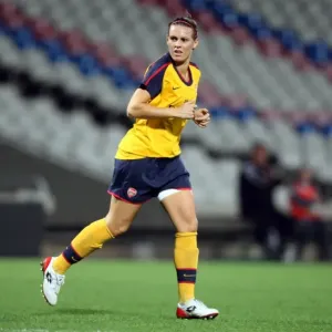 Julie Fleeting Scores for Arsenal in UEFA Cup Win Against Olympic Lyon