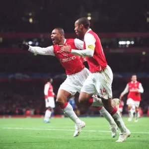 Julio Baptista celebrates scoring Arsenals 3rd goal with Thierry Henry