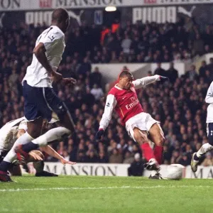 Julio Baptista scores his and Arsenals 2nd goal Julio Baptista scores his and Arsenals 2nd goal