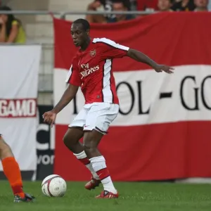 Justin Hoyte (Arsenal) Ronnie Heinrich (Burgenland)