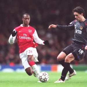 Justin Hoyte (Arsenal) Yuri Zhirkov (CSKA) Justin Hoyte (Arsenal) Yuri Zhirkov (CSKA)