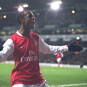 Justin Hoyte celebrates Arsenals 1st goal scored by Julio Baptista which he created with a cross. Tottenham Hotspur 2: 2 Arsenal. Carling Cup Semi Final 1st Leg. White Hart Lane, London, 24 / 1 / 07. Credit: Arsenal Football Club /