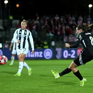 Juventus FC v Arsenal FC - UEFA Women's Champions League 2024/25 Group Stage MD3