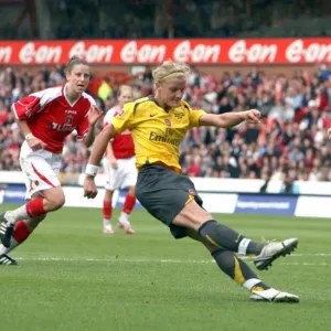 Katie Chapman (Arsenal) Casey Stoney (Charlton) Katie Chapman (Arsenal) Casey Stoney (Charlton)