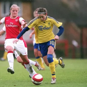 Katie Chapman (Arsenal) Julie Rydahl Bukh (Brondby)