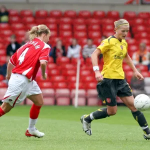 Katie Chapman (Arsenal) Katie Holtham (Charlton)