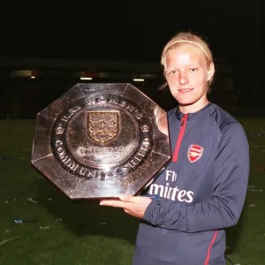 Katie Chapman (Arsenal Ladies) with the Community Shield