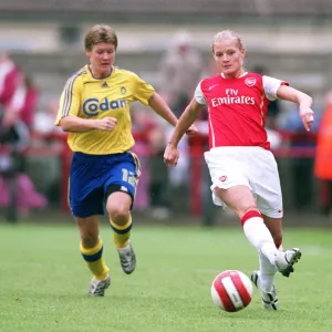 Katie Chapman (Arsenal) Lene Jensen (Brondby)