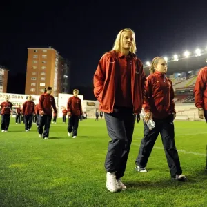 Katie Chapman, Lauren Bruton and Jayne Ludlow (Arsenal). Rayo Vallecano 2 Katie Chapman, Lauren Bruton and Jayne Ludlow (Arsenal). Rayo Vallecano 2