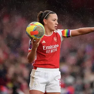 Katie McCabe Leads Arsenal Women Print, Emirates Stadium Photo Katie McCabe Leads Arsenal Women Print, Emirates Stadium Photo