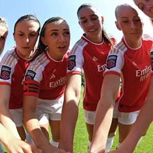 Katie McCabe Rallies Arsenal Women's Team Before Arsenal vs. Aston Villa (2022-23)